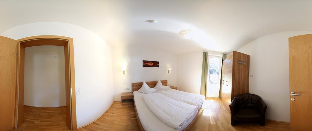 Apart Mountain Lodge Mayrhofen Szoba fotó